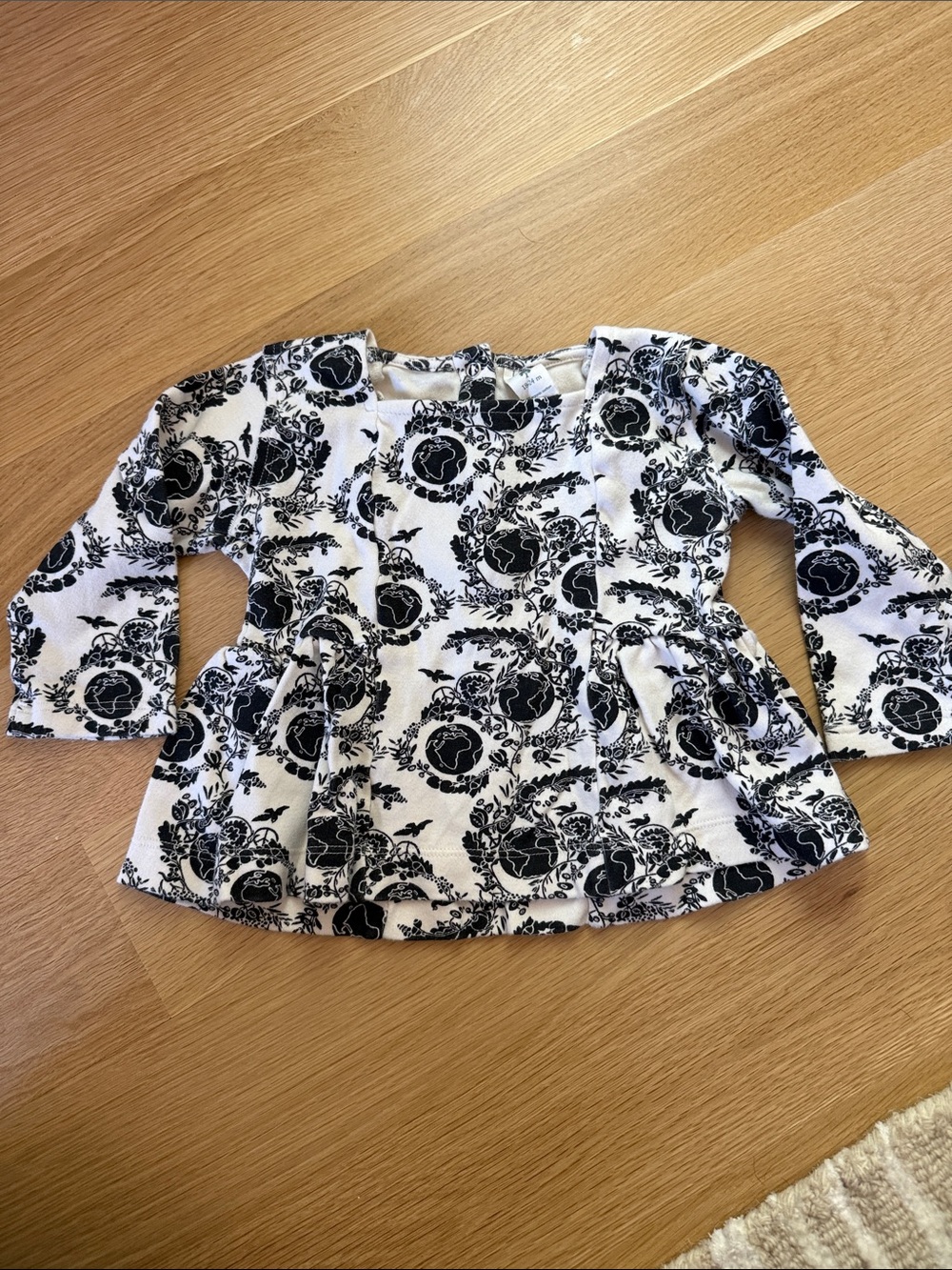 kate quinn Black & White Floral earth Knit Peplum Top